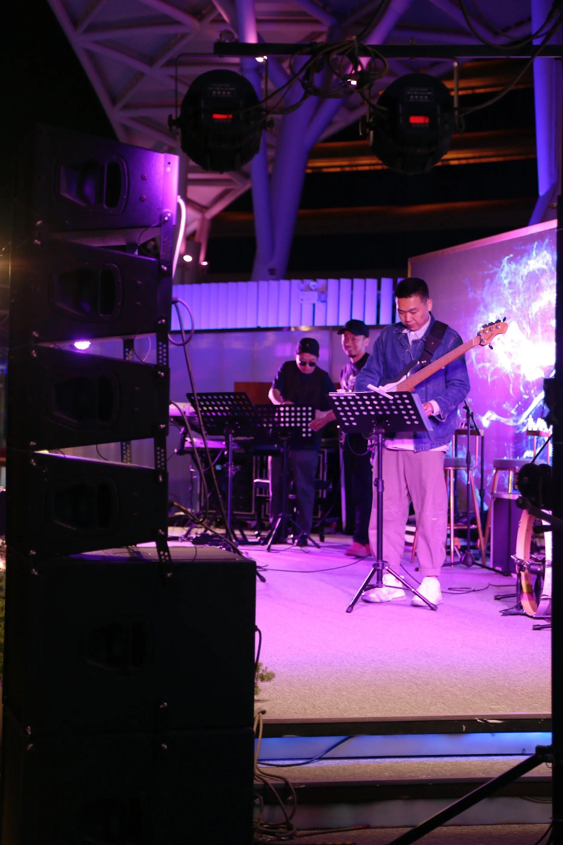 厦门海边酒吧餐厅,陪你看星辰大海图片