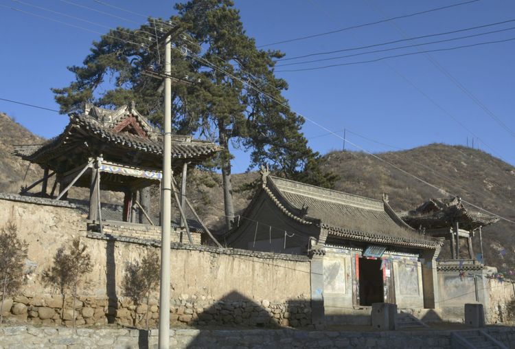 乡村古寺庙,五一家乡山顶寺庙一游