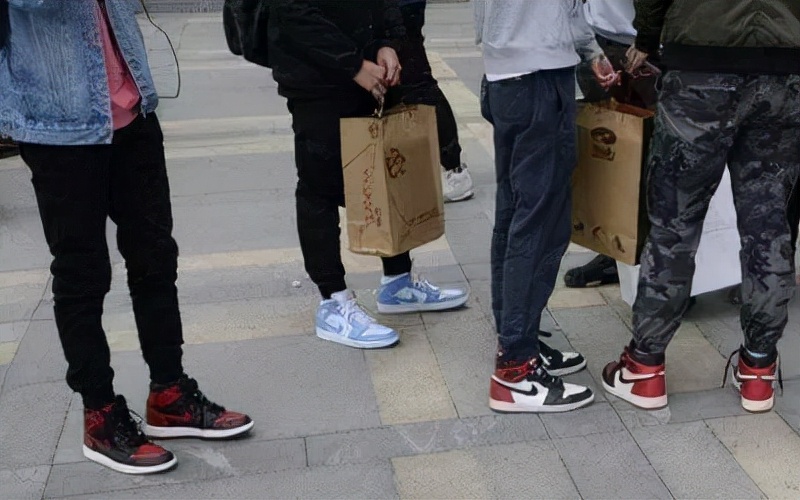 买鞋子应该大一码还是刚刚好,买鞋子尺码怎么选