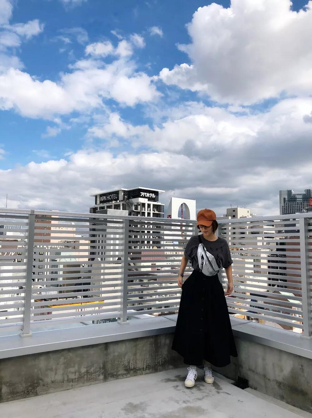 她在大阪买地并找建筑公司造了一家酒店