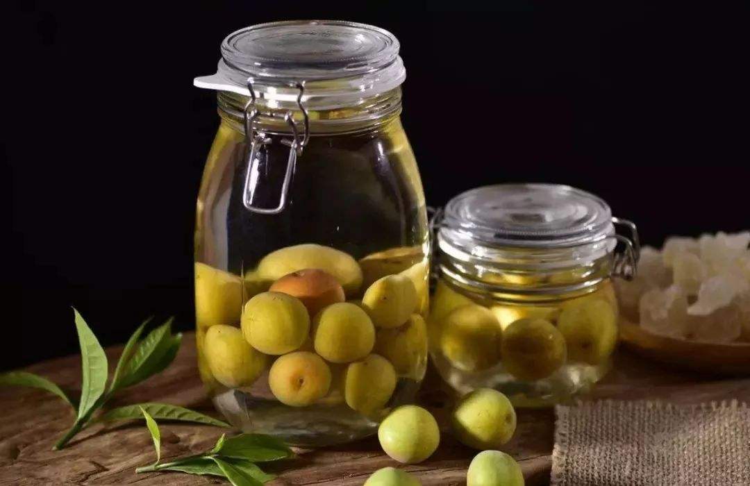 吃货聊三国：青梅煮酒话梅子，不仅可以酿酒，还是地道的美食