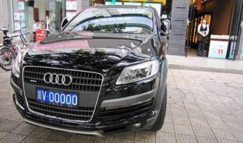 5万的车挂200万的车牌,几万的车挂百万车牌