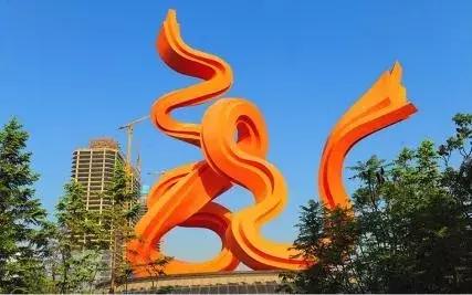 有人说：北湖除了住宅，啥也没有！欧亚说：我复工了