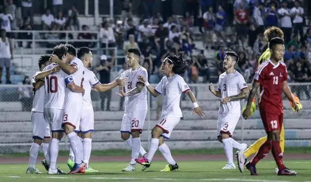 十年来自掏腰包运营国家队，他拯救了菲律宾足球