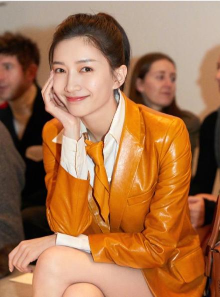 系丝巾的多种好看方法简单慢动作,大方丝巾秋冬的18种系法视频教程