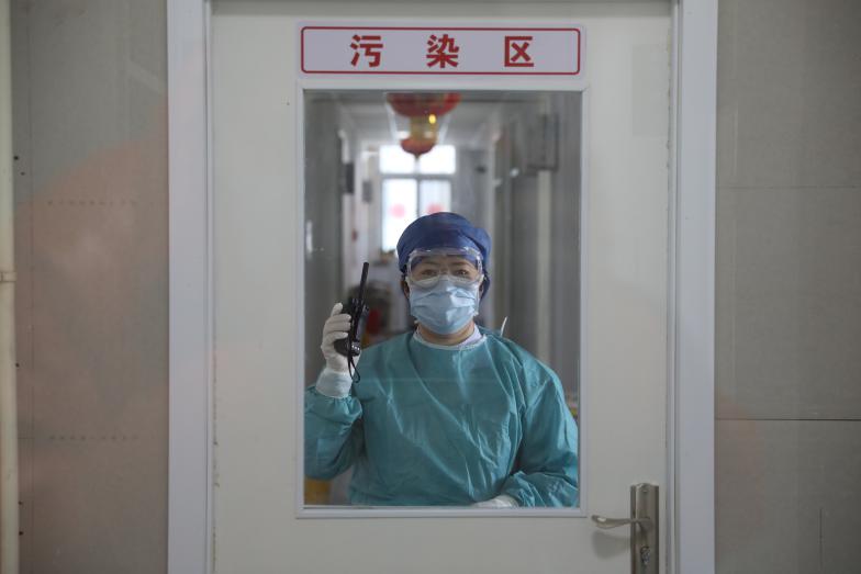 最温暖的纯白铠甲，最无畏的烽烟护佑——中国医科大学附属第四医院发热门诊及发热病房团队