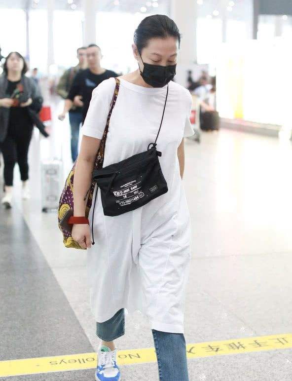 刘若英穿搭风格,刘若英白衬衣白裙