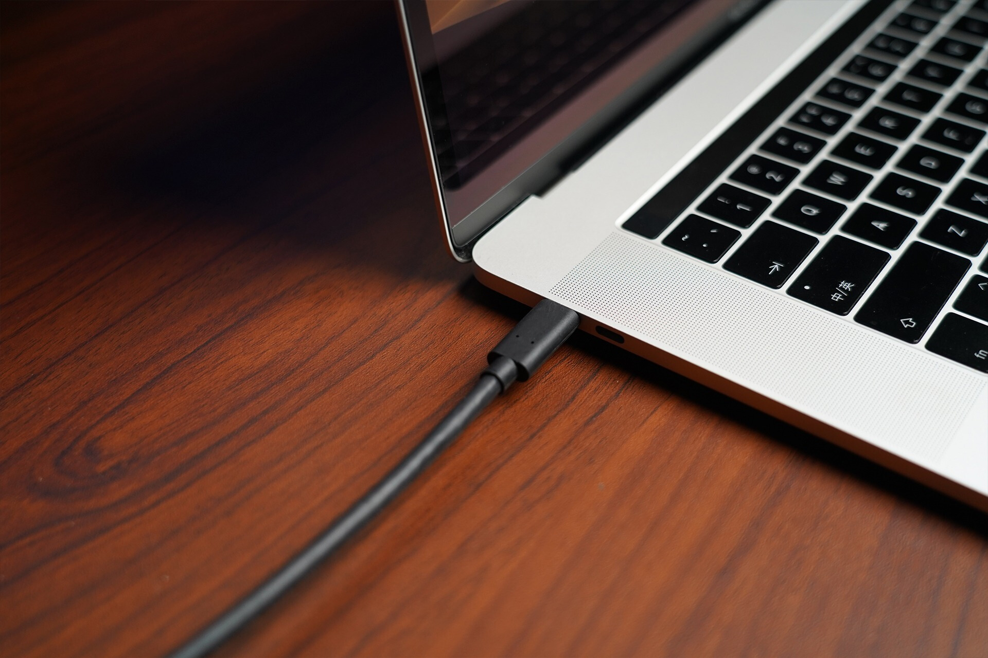 aoc144hz和166hz广色域显示器的区别,aoc24.5寸240hz显示器评测