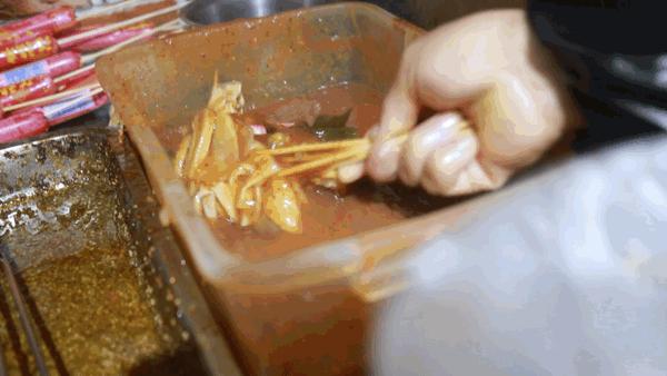 合肥麻辣串界扛把子！27年每天卖出6000+炸串，没有人能成功拒绝