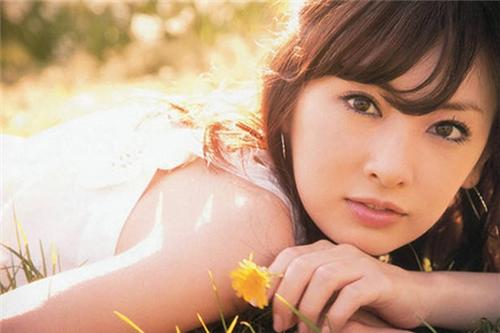 背上长痘痘是什么原因怎么消除,男背上长痘痘的原因和解决方法