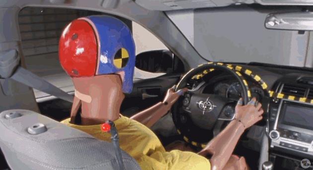 凯美瑞新老对比,新款凯美瑞双擎车主用车感受