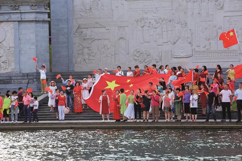 榛勫北鍑屼簯璁茶瘽瑙嗛,榛勫北甯傚涔﹁鍑屼簯