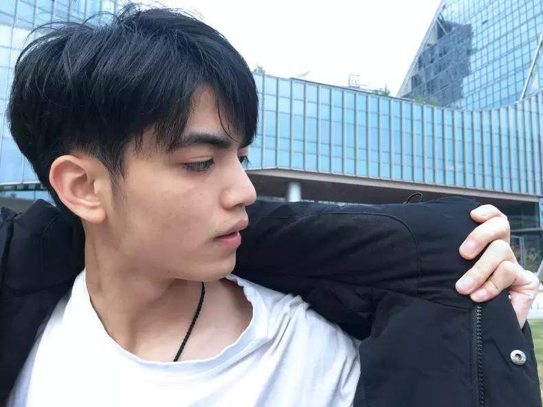 羽绒服也能穿出时髦感,羽绒服这样穿时髦温暖还显瘦