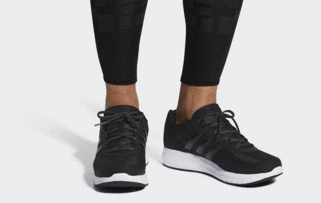 阿迪3d打印鞋好穿么,阿迪达斯最难造4d打印鞋