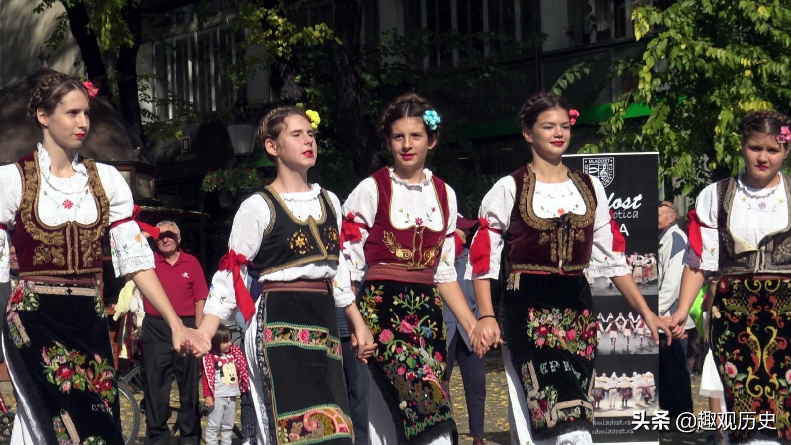 唯一富裕的斯拉夫国家，人均GDP为俄罗斯两倍，成功原因有三点