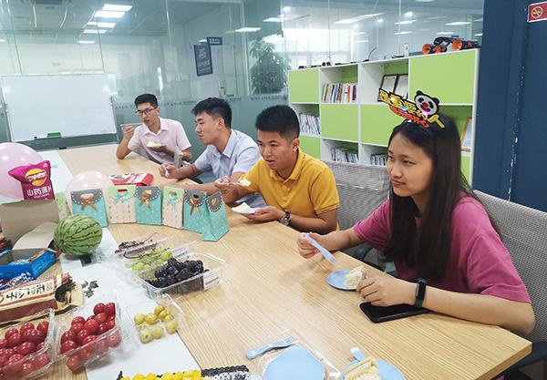 牛盟生日会:选对了公司,每天都是过生日