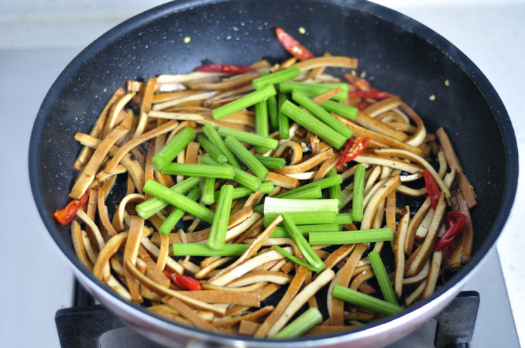 豆腐干怎么做成肉的味道,怎样做出来的豆腐干筋道