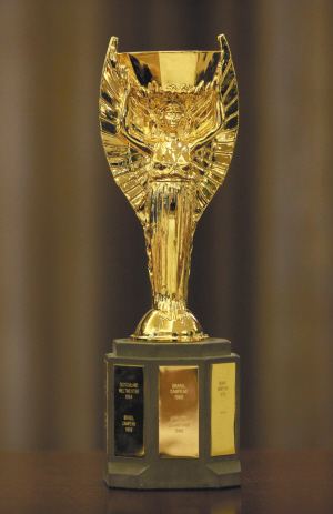 巴西最近一次足球赛,巴西队无缘世界杯四强