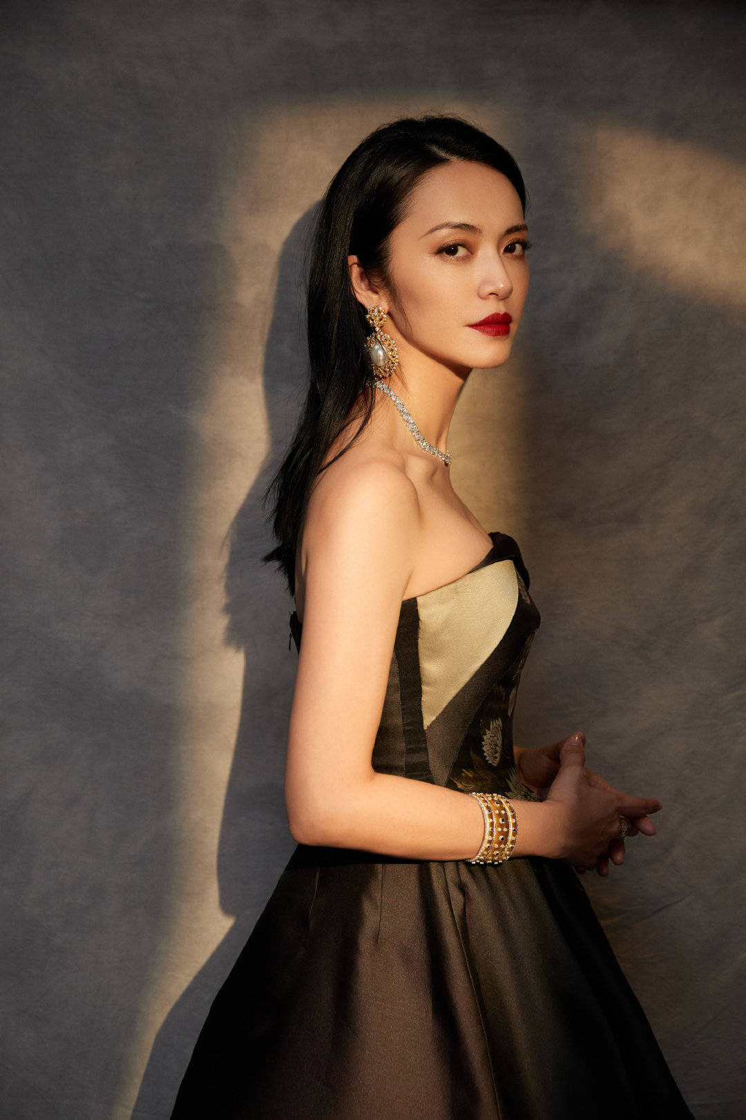 女生嘴唇厚该怎么改善,为什么女生嘴唇会变厚