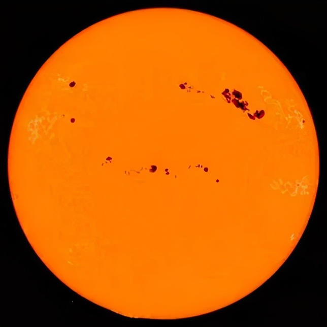 2024年太阳黑子爆炸人类能活着吗,太阳巨大黑子会让地球爆炸吗