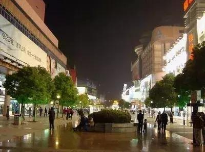 芜湖中山路步行街在哪,芜湖中山路步行街酒店