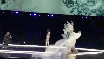 被国人嘲讽，却在国外封神！农村小伙成国际超模，打脸所有嘲笑者