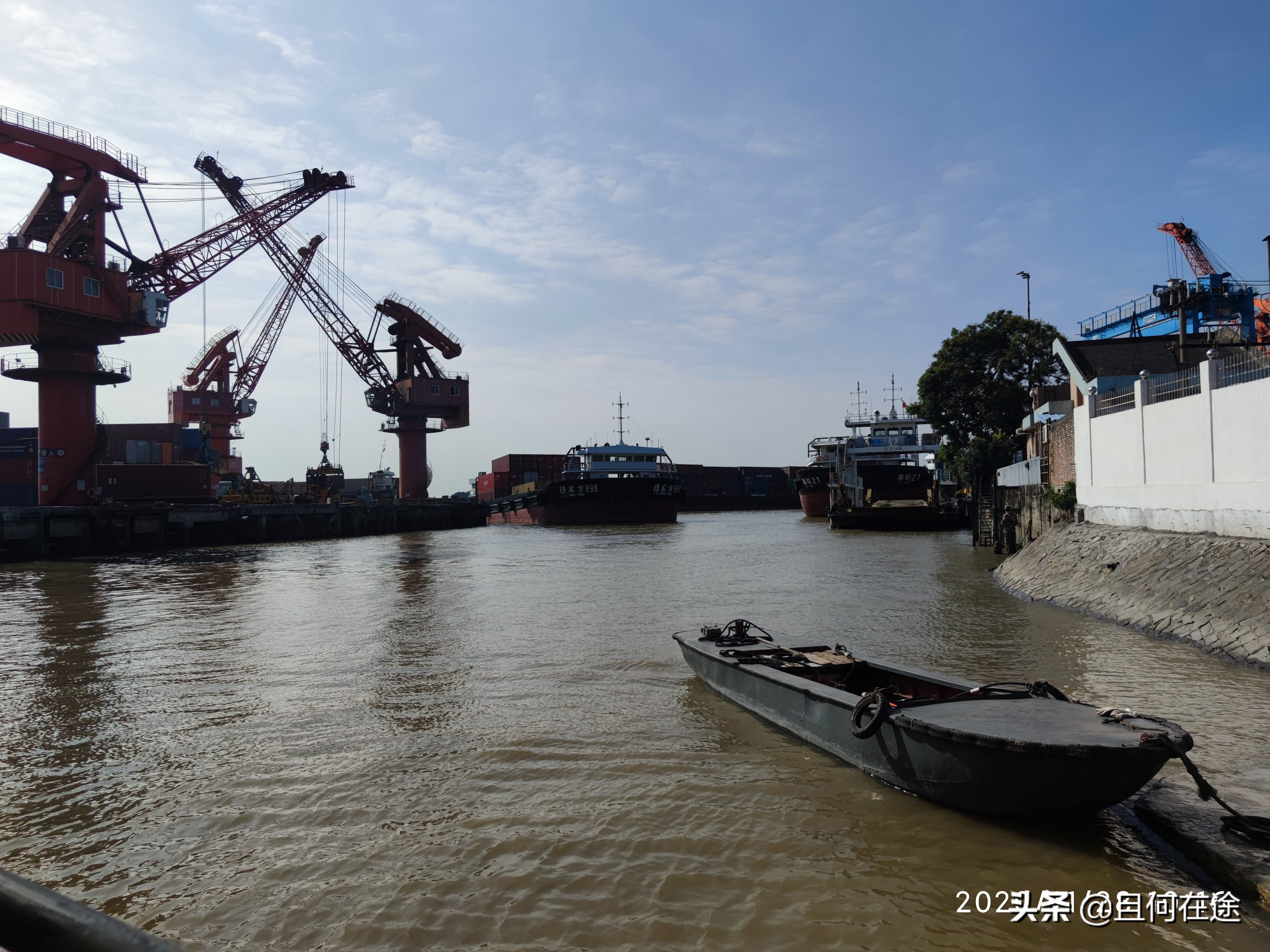 为什么要把饭碗牢牢端在自己手中,怎样才能把自己饭碗端在自己手里