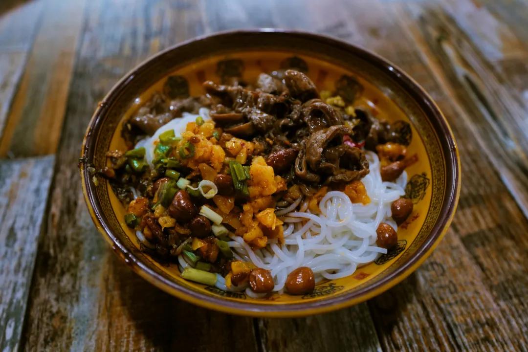 嗦粉人的快乐你体会到了吗美食,嗦粉人的快乐就是这么简单