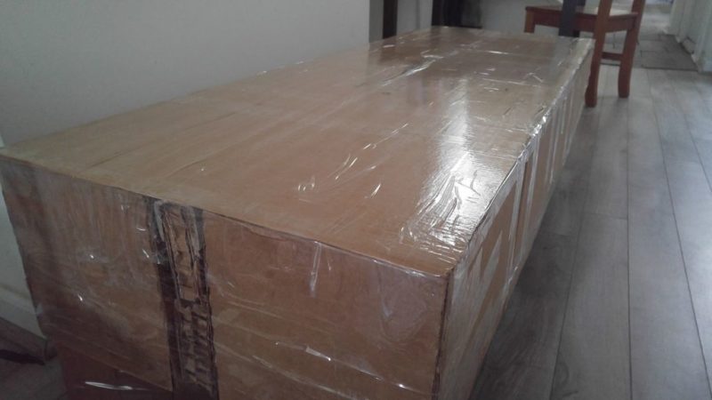 旧纸箱子做折叠床,利用老式箱子做单人床