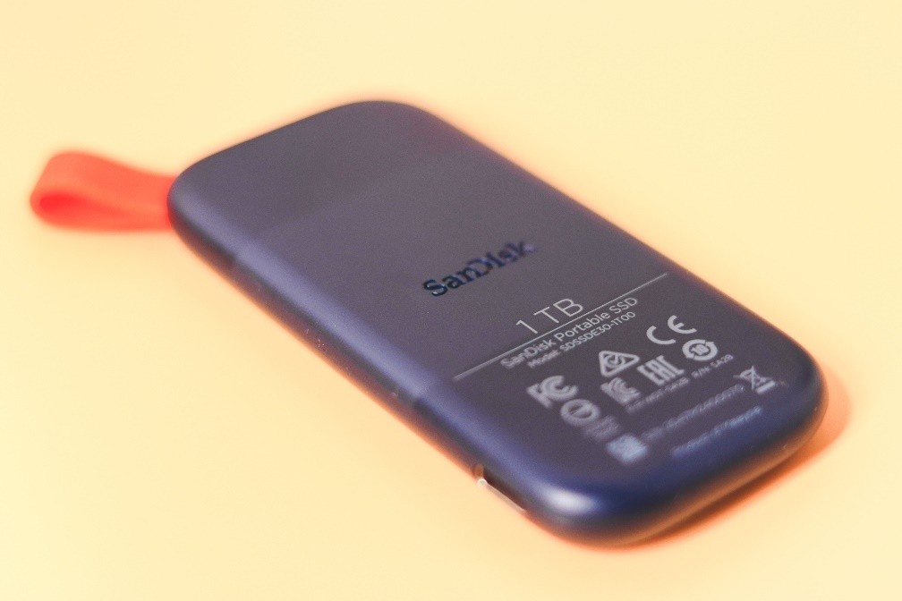 闪迪移动固态硬盘,闪迪e61和三星t7移动固态硬盘对比