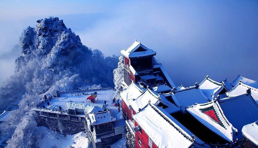 峨眉山金顶和黄山光明顶,峨眉山金顶和万佛顶的区别