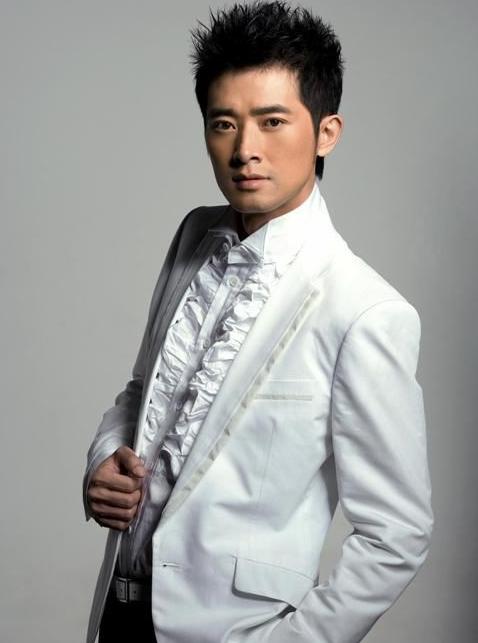 李菁菁宣布退圈带娃，任泉专注经商，黄海波却因丑闻离开娱乐圈