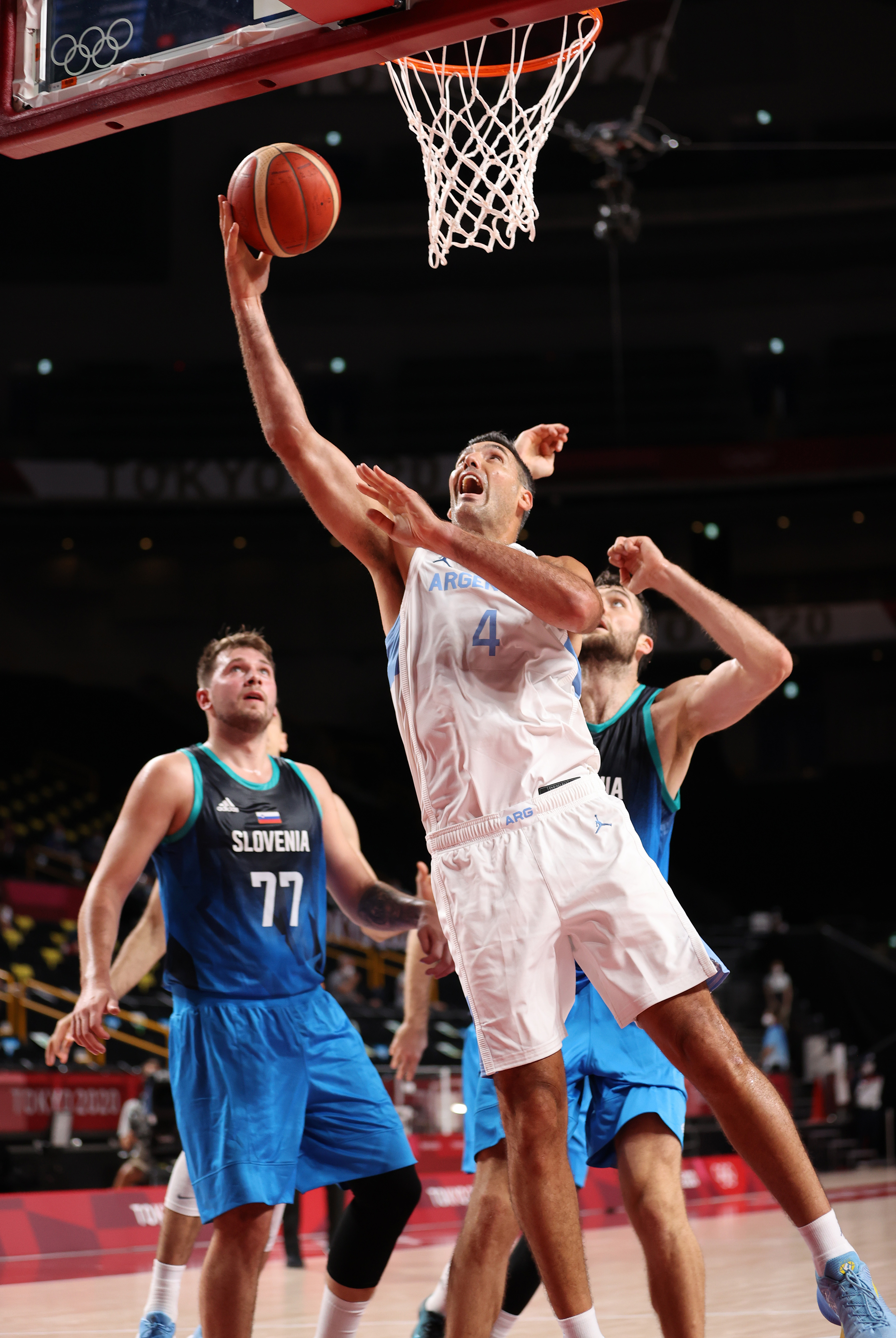 东契奇照片2024,东契奇世界杯照片