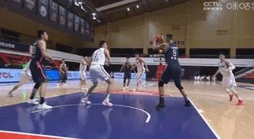 易建联生涯最高分19板6盖帽,易建联生涯最不可思议一球