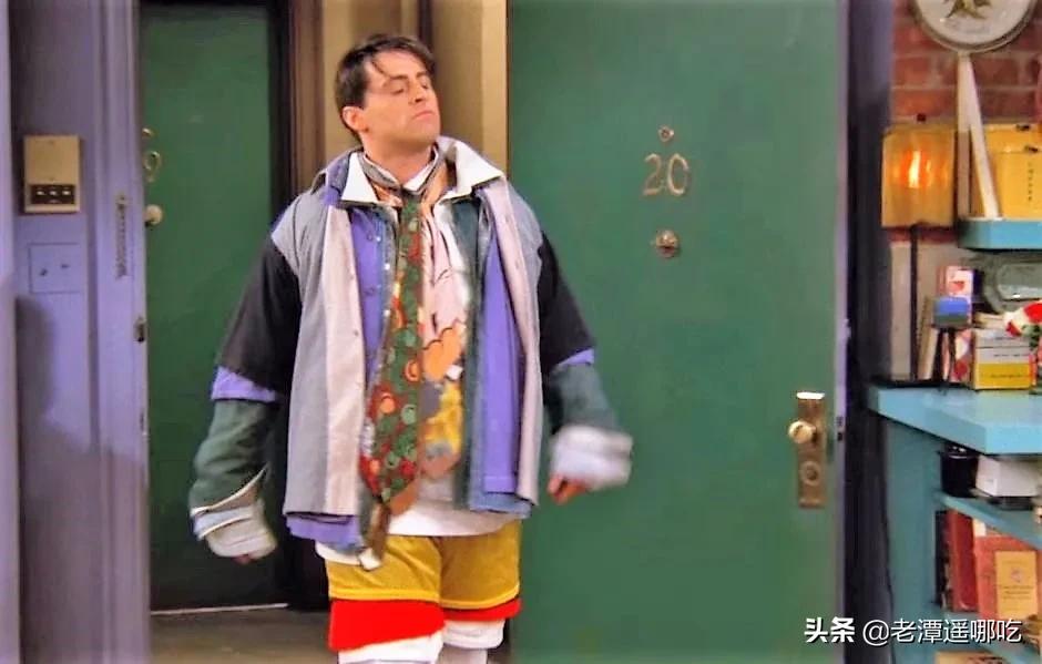 为了省下行李超重费，我穿了18条*裤内**