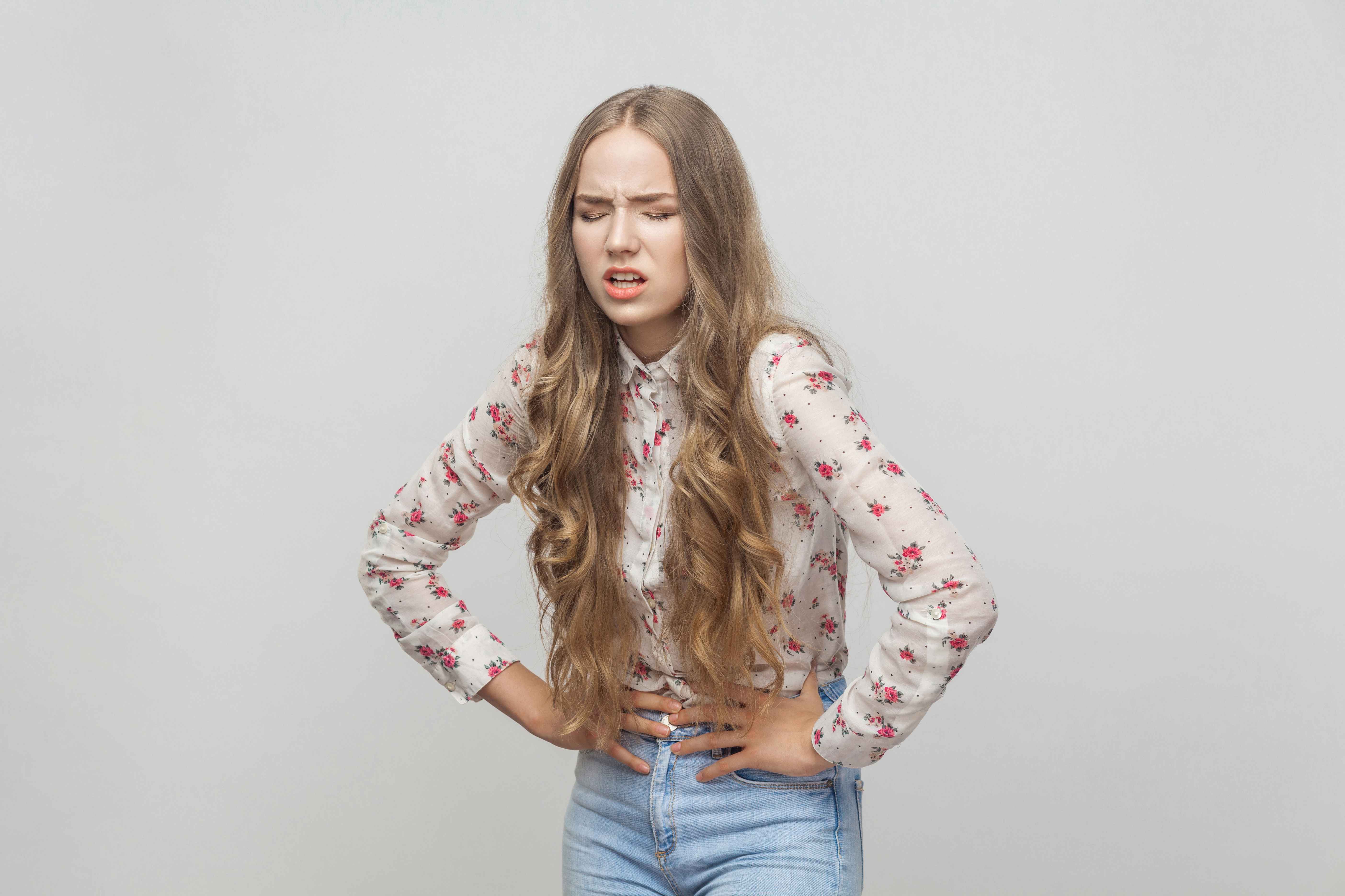 18岁少女久久不来月经，结果先天性无阴道，应该怎么办