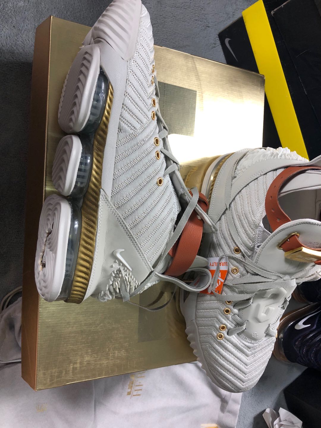 nikelebron16鸳鸯配色,nikelebron16low紫色测评