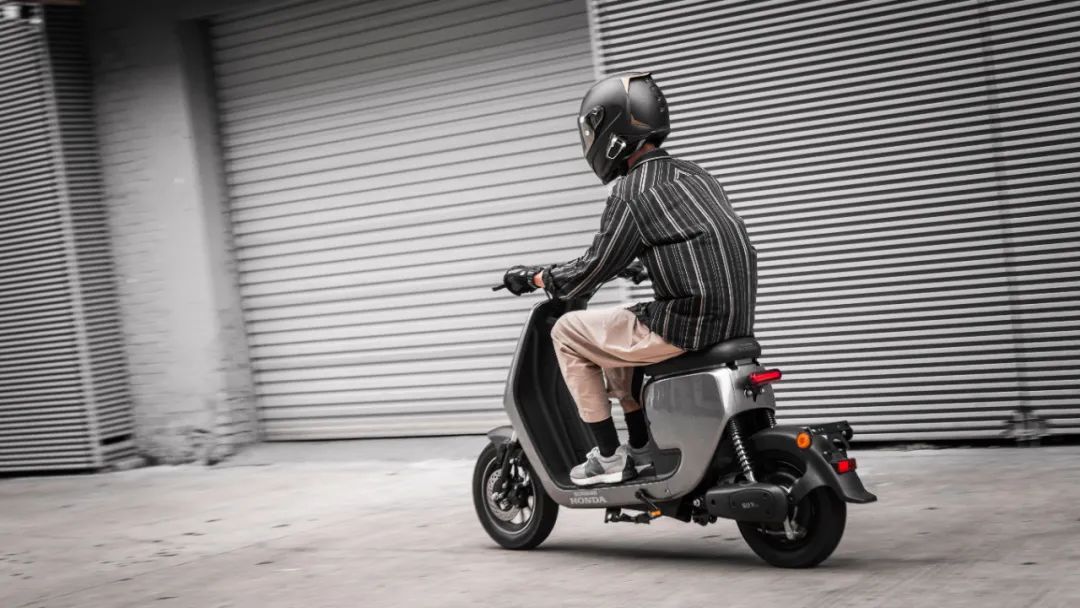 新大洲本田新s07和五羊本田ube对比,新大洲本田s08和五羊本田电动车