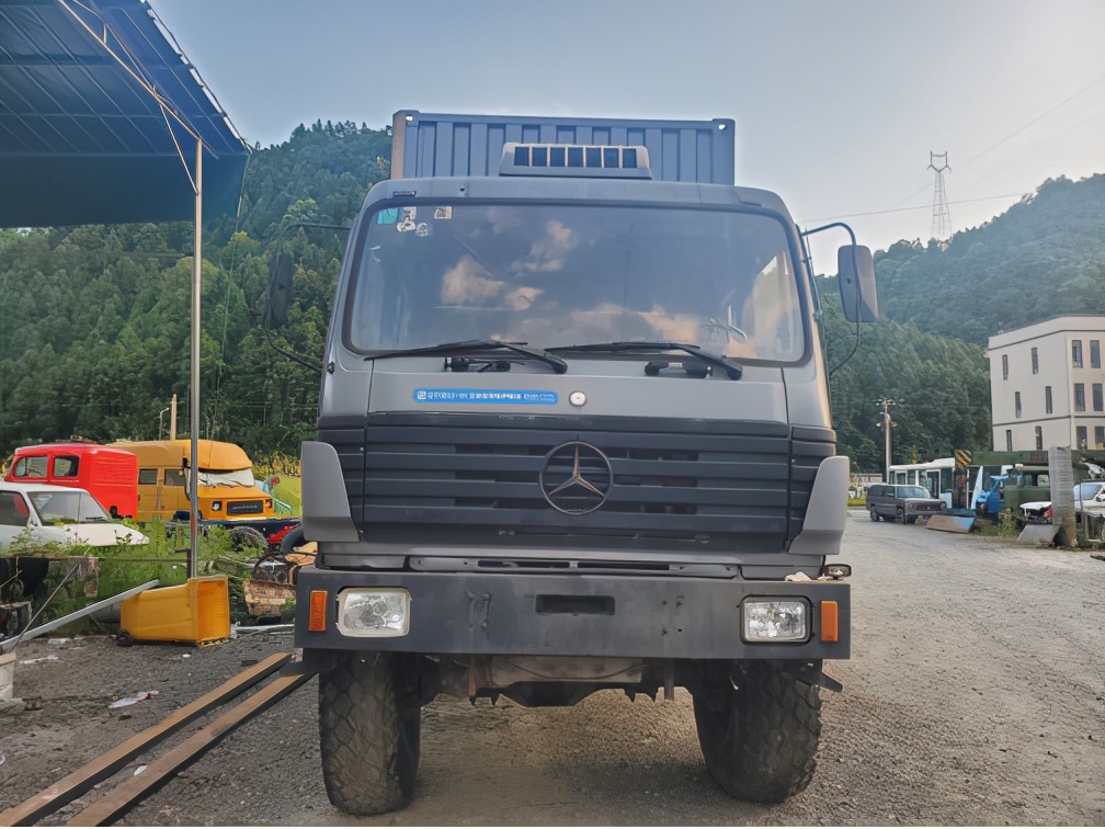 奔驰重卡和国产重卡哪个好,奔驰重卡有多厉害