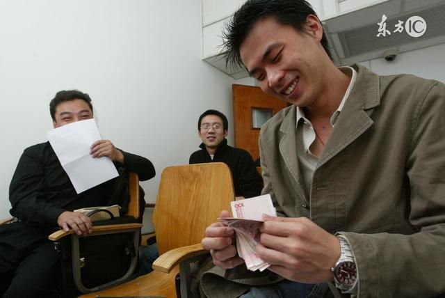 劳动法规定哪些情况可以申请赔偿,劳动法员工自离是否有赔偿