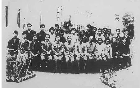 郭小川诗选朗诵,郭小川50-70年代诗歌