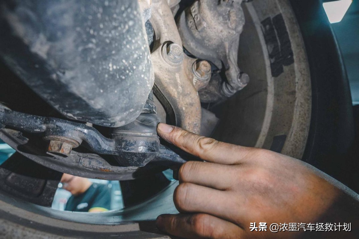 12年丰田皇冠方向机异响维修,新款丰田皇冠异响