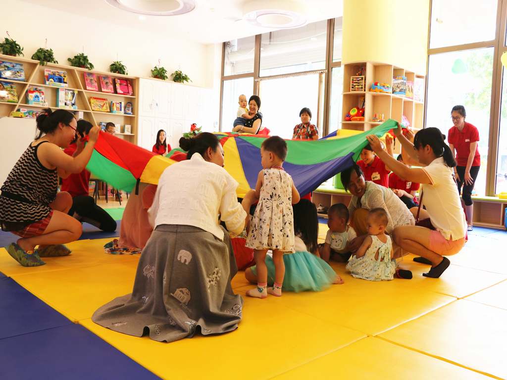 学前教育毕业去幼儿园还是早教,读幼儿园好还是读早教班好