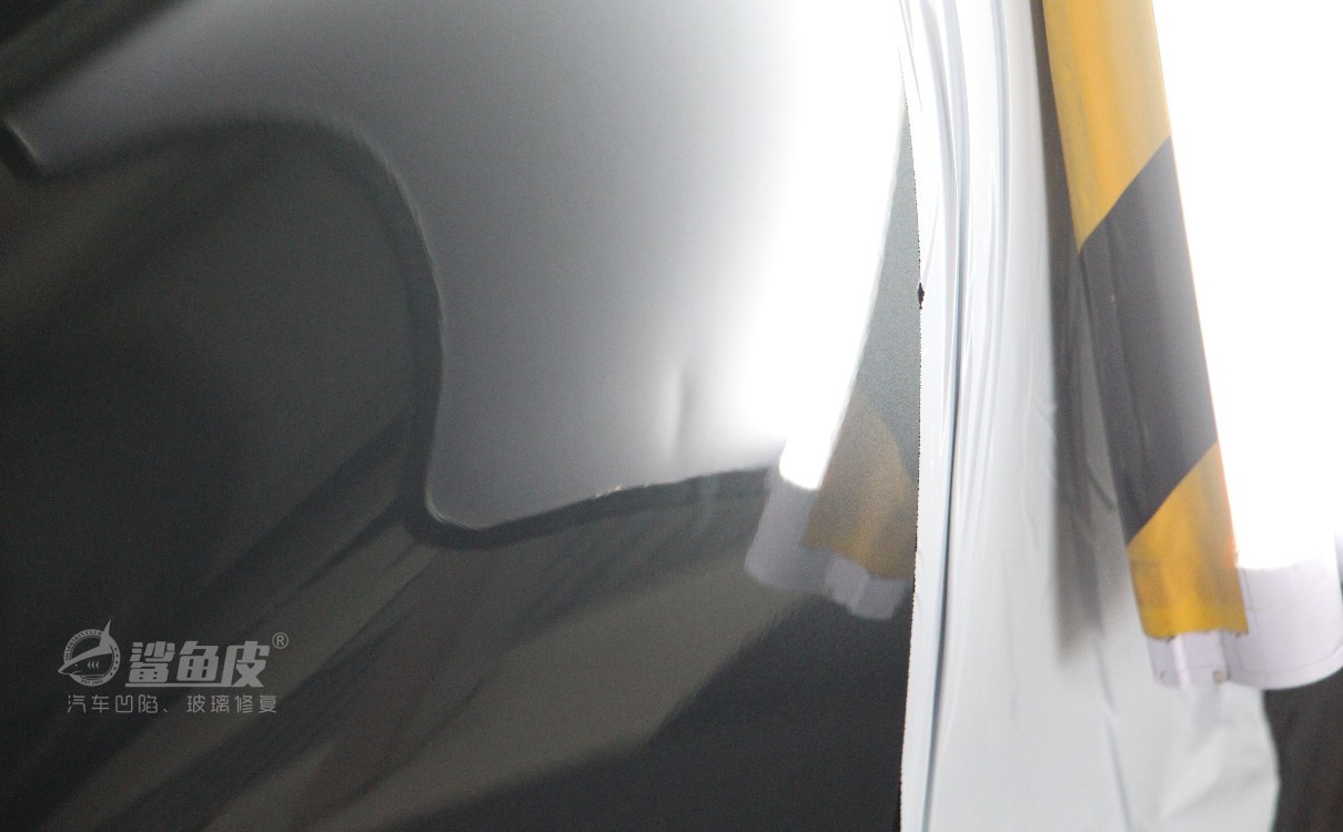 车门凹陷较严重修复多少钱,奔驰车门凹陷自己修复方法