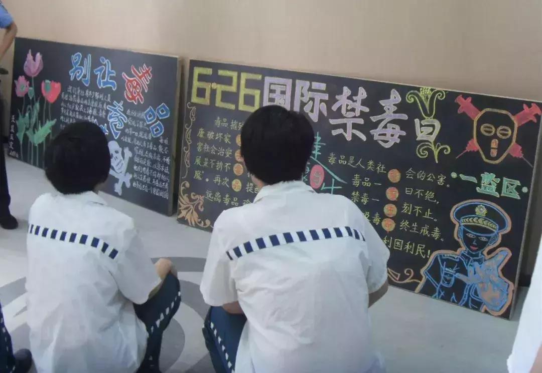 一个医生，一个护士，白天救人，晚上“自杀”