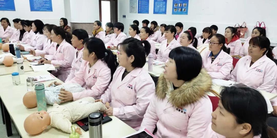 新手月嫂怎样成为金牌月嫂,学月嫂怎么才能成为金牌月嫂