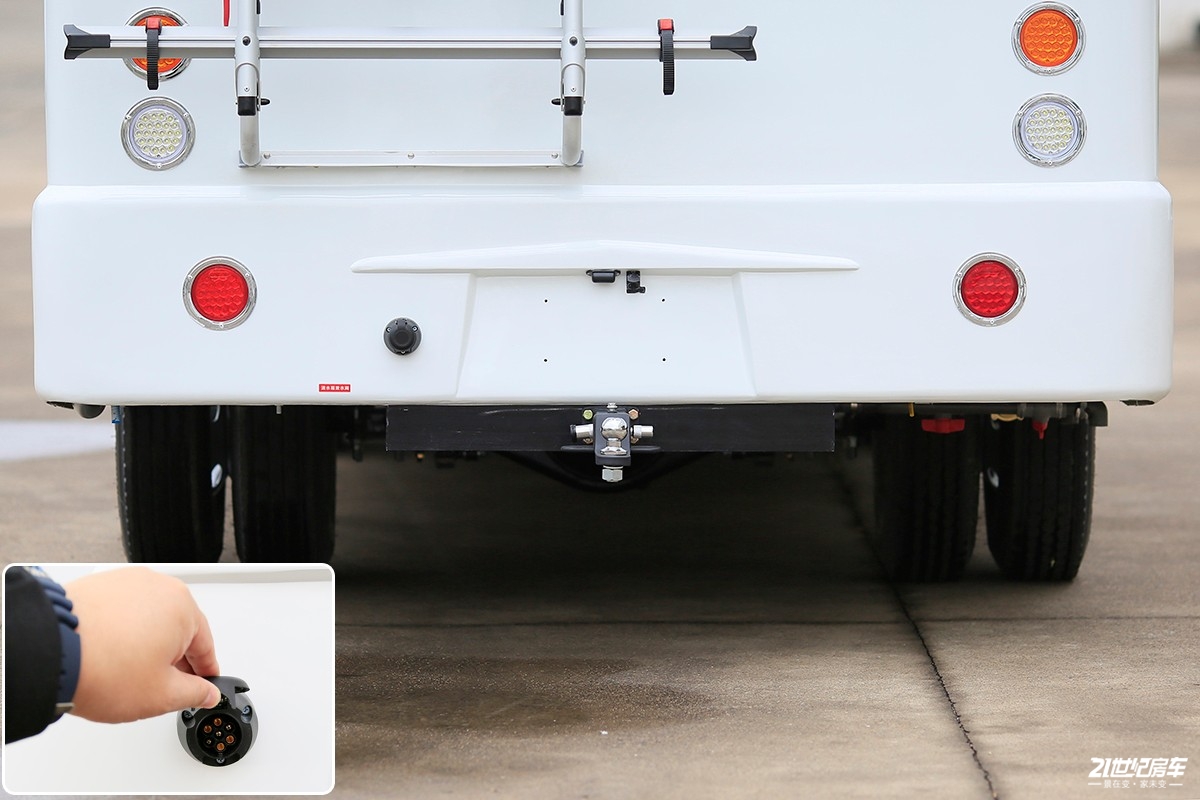 新飞轻卡h300房车价格是多少,新飞轻卡房车h300驾驶感受