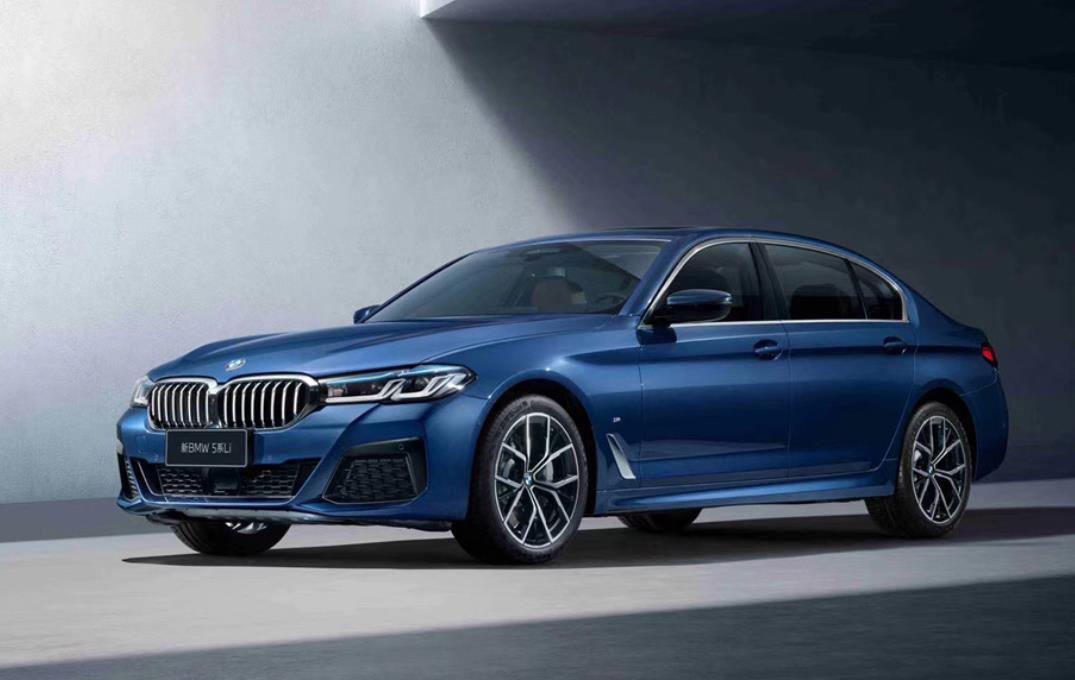 口碑最好的三排豪华车,速腾冠军跟八代思域怎么选