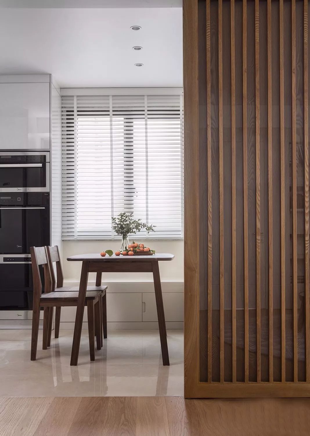 隔而不断的屏风设计,30公分的屏风