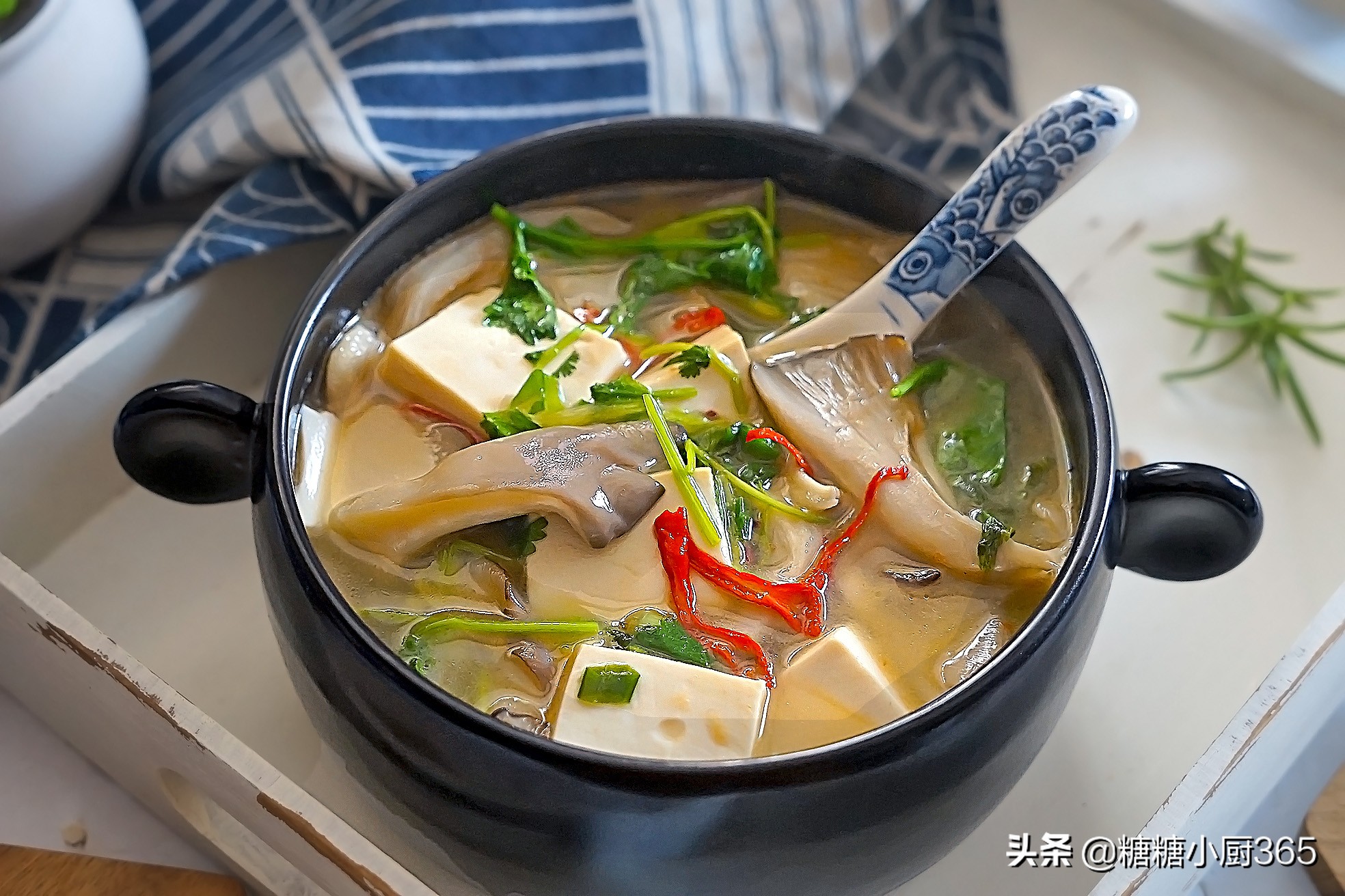 平菇炖豆腐正宗做法,平菇和豆腐汤